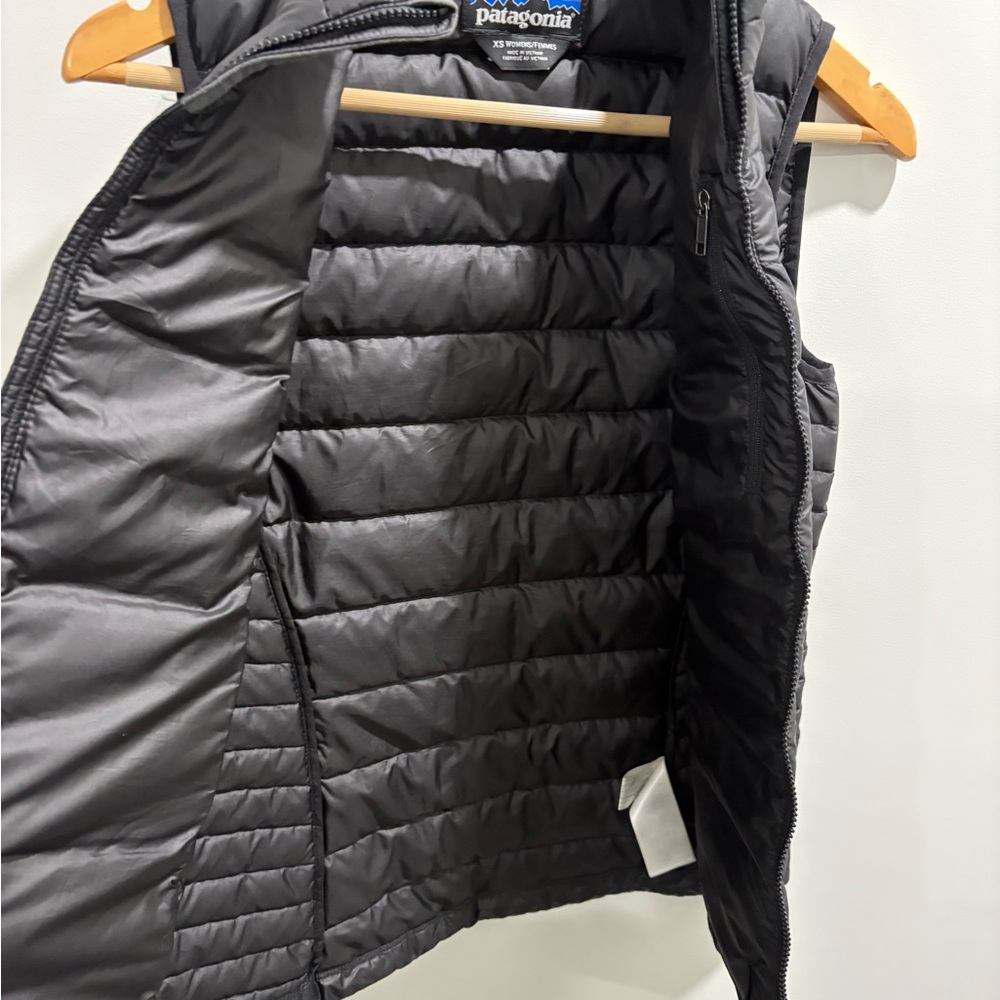 Patagonia Black Quilted Puffer Down Vest - Picture 3 of 3